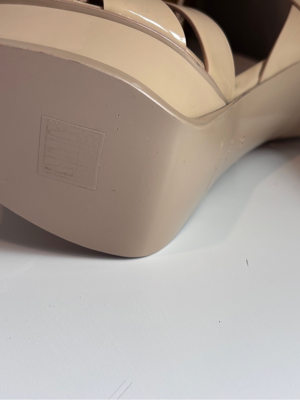 Yves Saint Laurent Patent Leather Nude T-Strap Platform Sandals - Picture 6 of 11